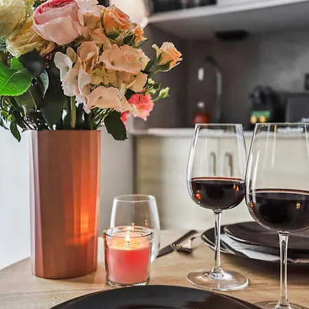 Lavie Maison - Basement Front Palais Royal *