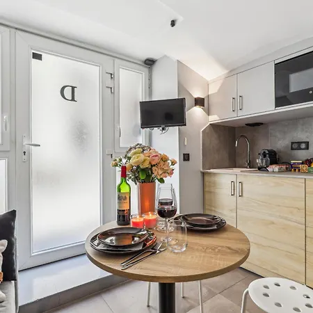 Lavie Maison - Basement Front Palais Royal