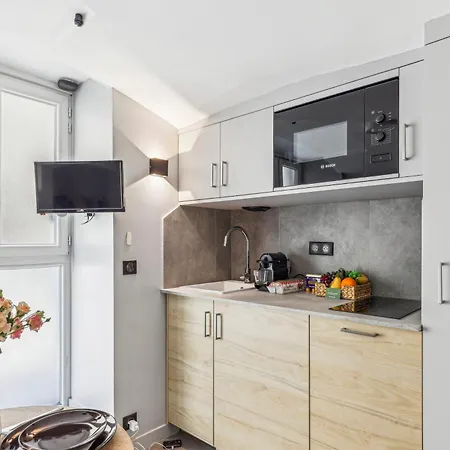 Lavie Maison - Basement Front Palais Royal *