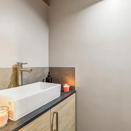 Lavie Maison - Basement Front Palais Royal