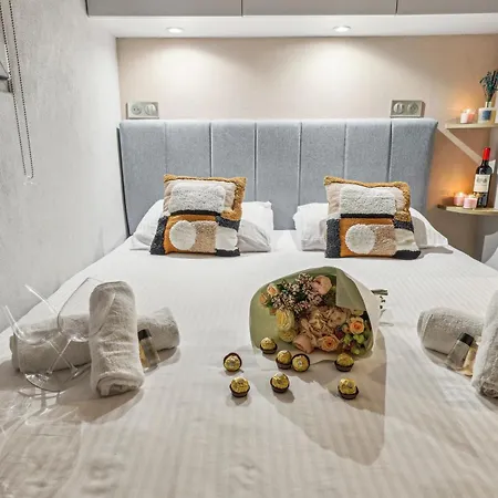 Lavie Maison - Basement Front Palais Royal *