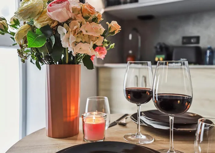 Lavie Maison - Basement Front Palais Royal *