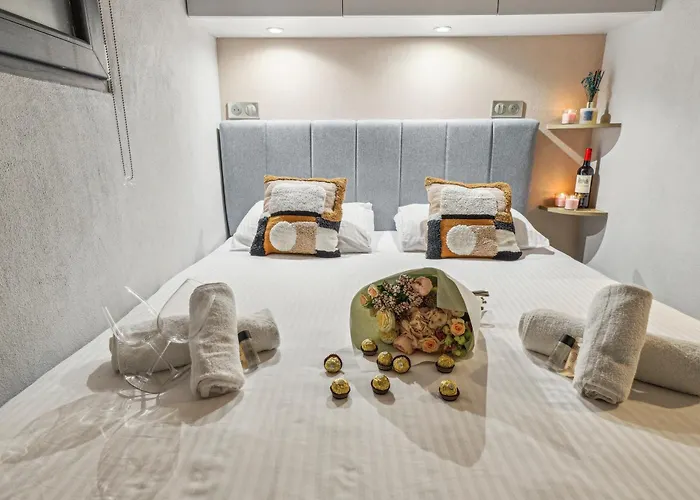 Lavie Maison - Basement Front Palais Royal *